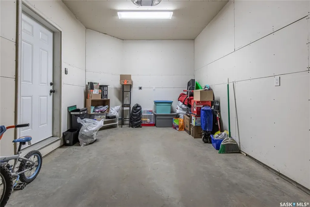33 Wood Lily Drive Moose Jaw SK S6J 1E6