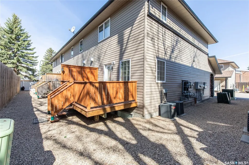 33 Wood Lily Drive Moose Jaw SK S6J 1E6