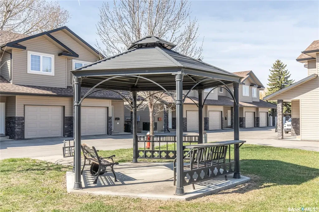 33 Wood Lily Drive Moose Jaw SK S6J 1E6