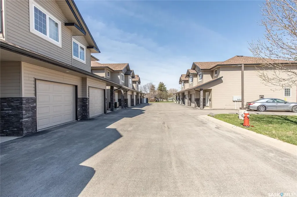 33 Wood Lily Drive Moose Jaw SK S6J 1E6