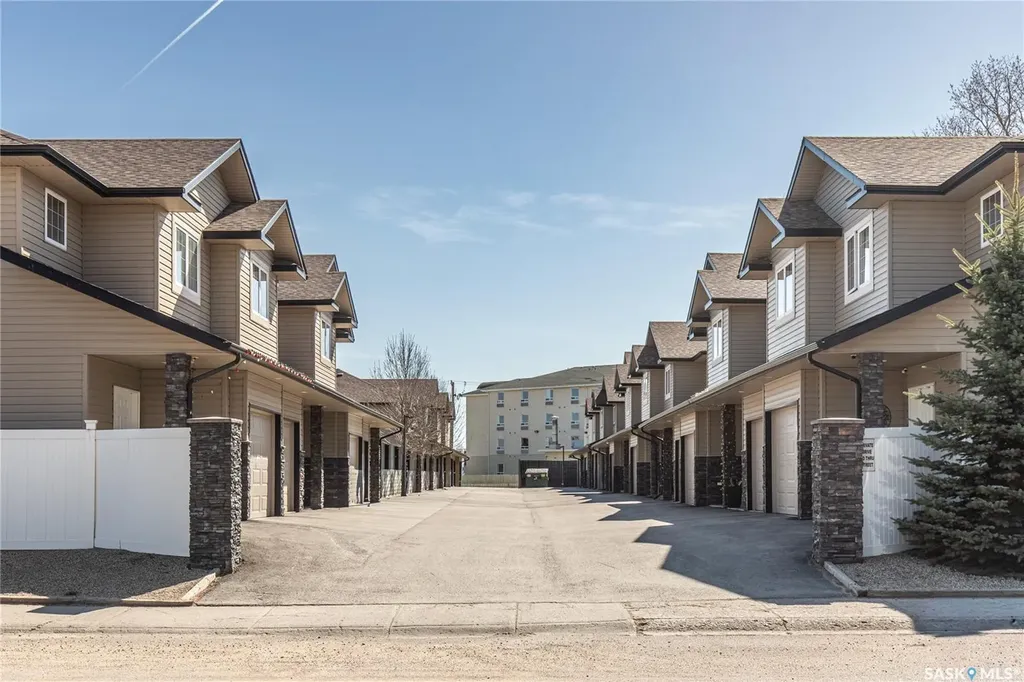 33 Wood Lily Drive Moose Jaw SK S6J 1E6