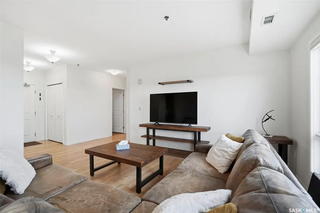 902 Spadina Crescent E Saskatoon SK S7K 0G8