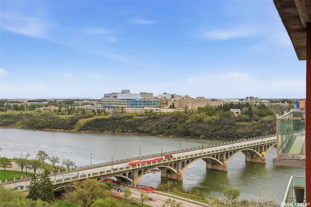902 Spadina Crescent E Saskatoon SK S7K 0G8