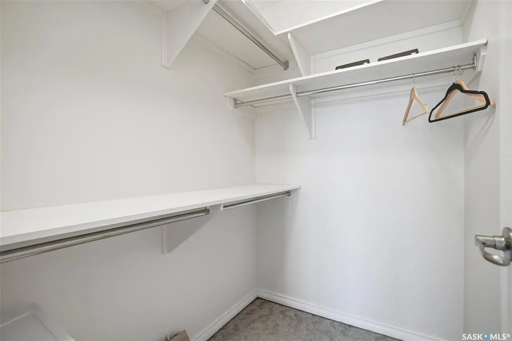 902 Spadina Crescent E Saskatoon SK S7K 0G8