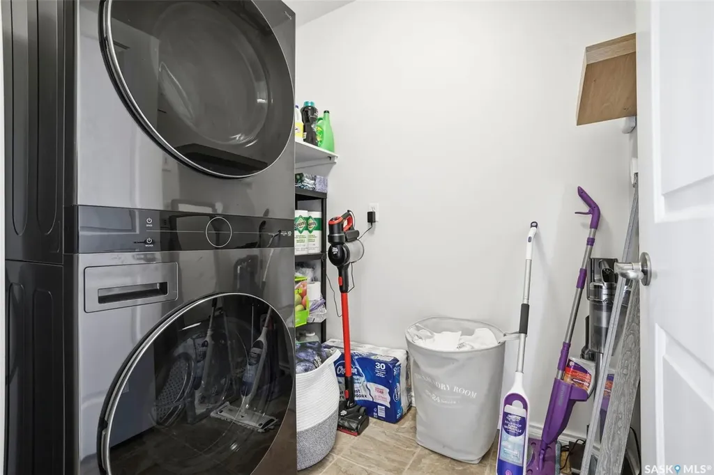 902 Spadina Crescent E Saskatoon SK S7K 0G8