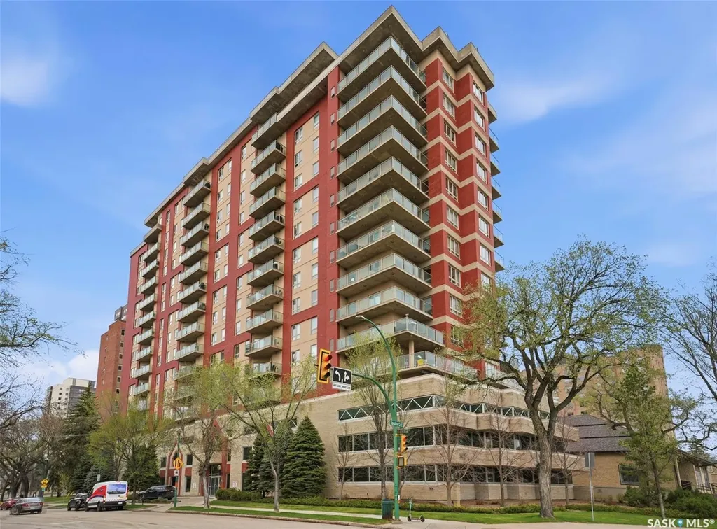 902 Spadina Crescent E Saskatoon SK S7K 0G8