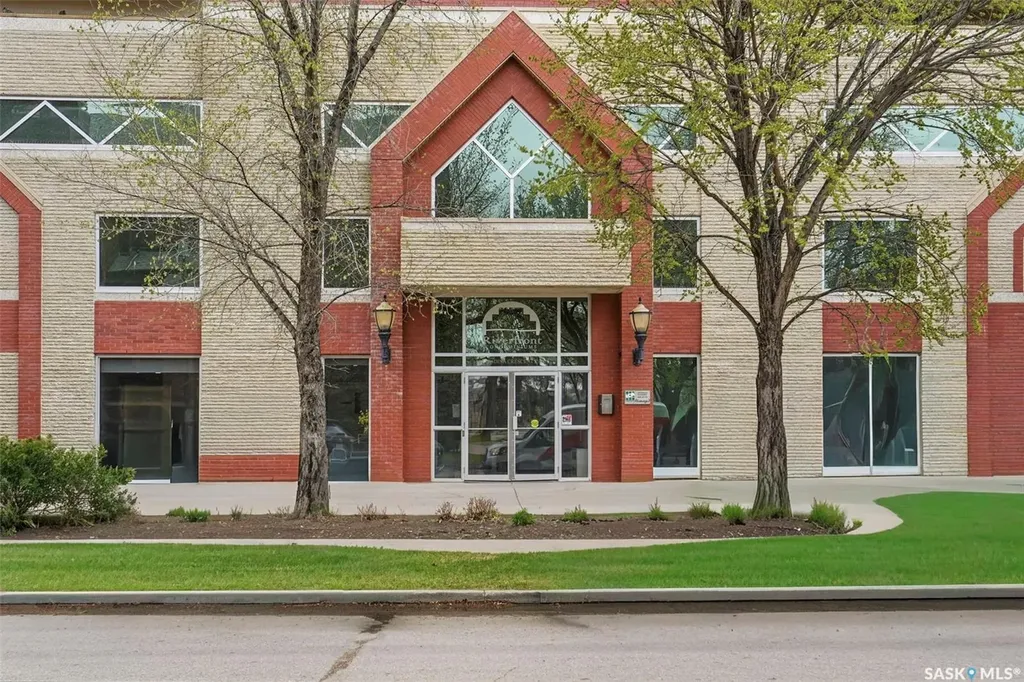 902 Spadina Crescent E Saskatoon SK S7K 0G8