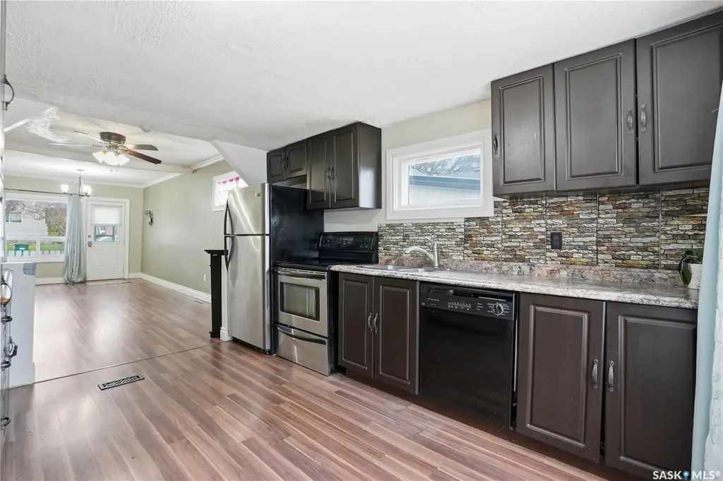 1115 J Avenue N Saskatoon SK S7L 2L5