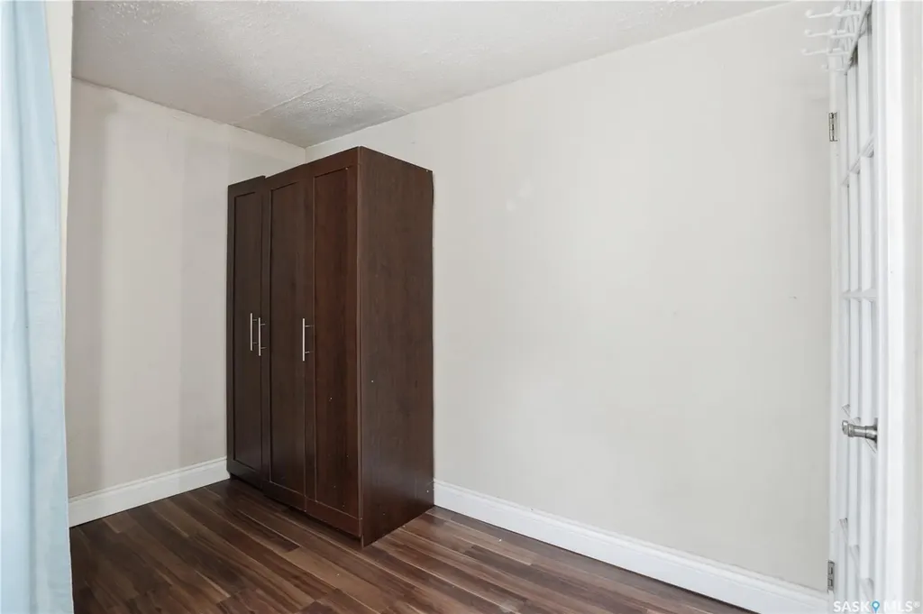 1115 J Avenue N Saskatoon SK S7L 2L5