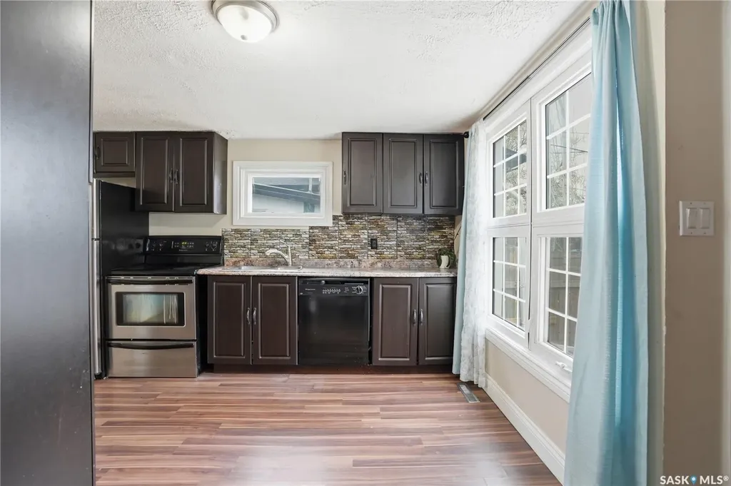 1115 J Avenue N Saskatoon SK S7L 2L5