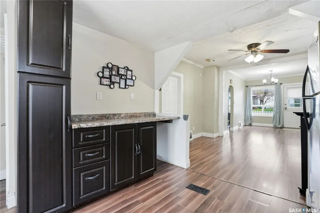 1115 J Avenue N Saskatoon SK S7L 2L5