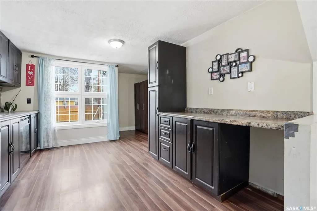 1115 J Avenue N Saskatoon SK S7L 2L5