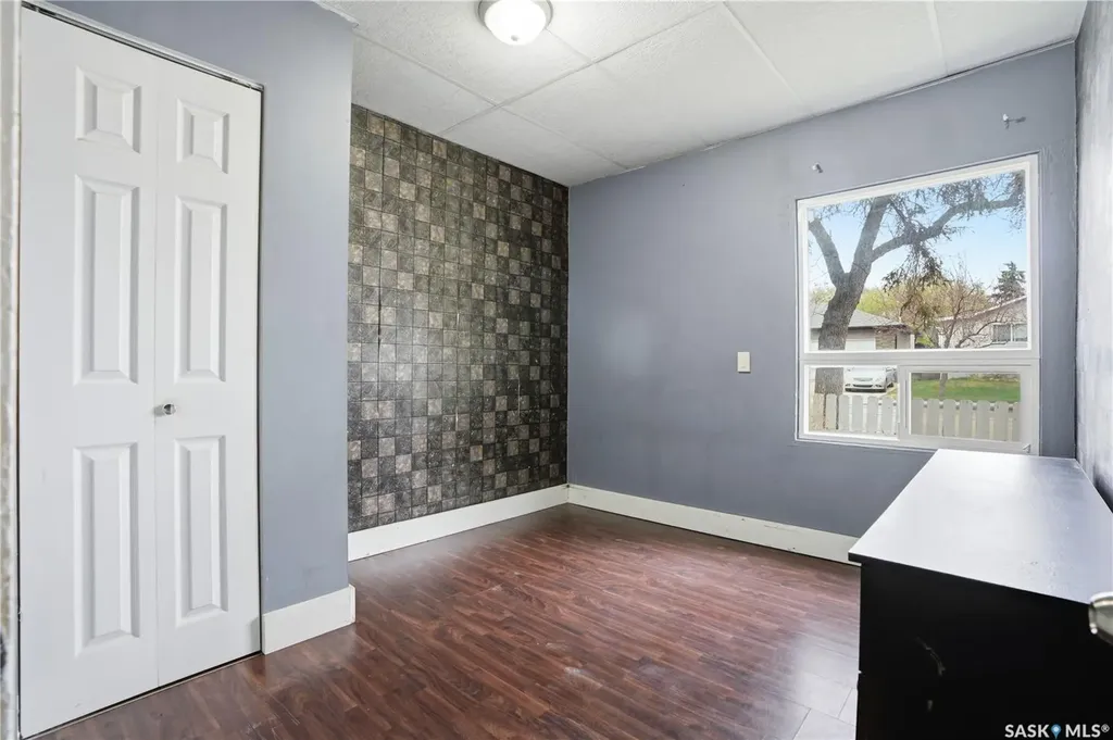 1115 J Avenue N Saskatoon SK S7L 2L5
