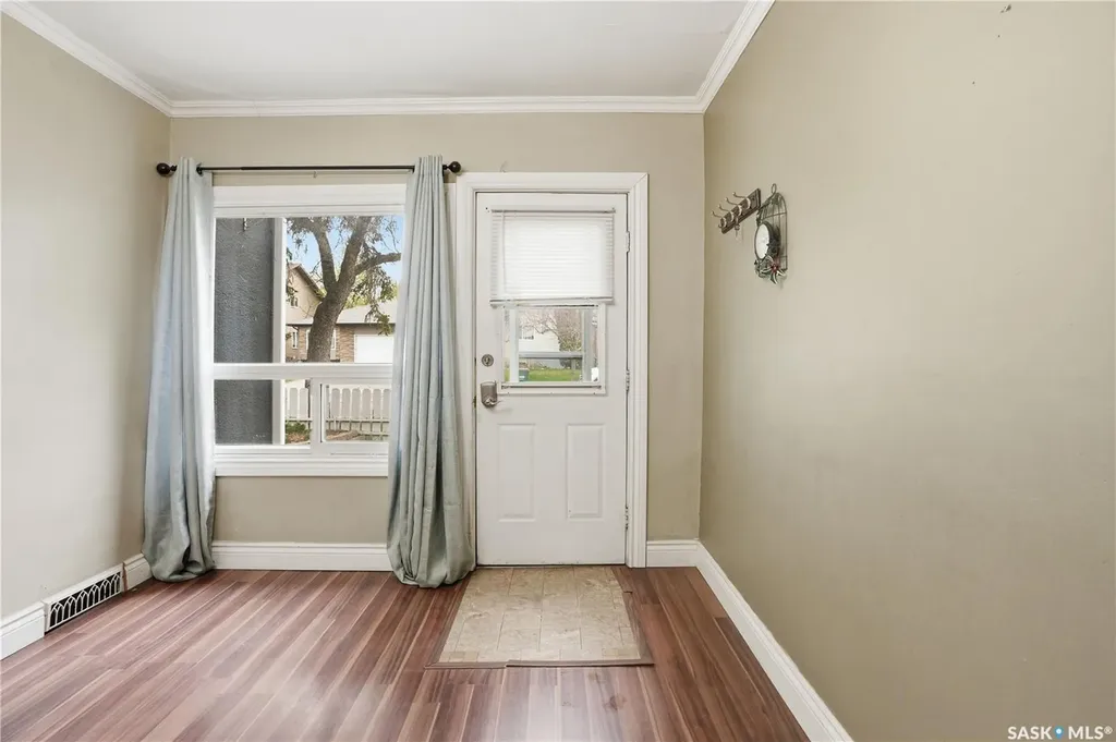 1115 J Avenue N Saskatoon SK S7L 2L5