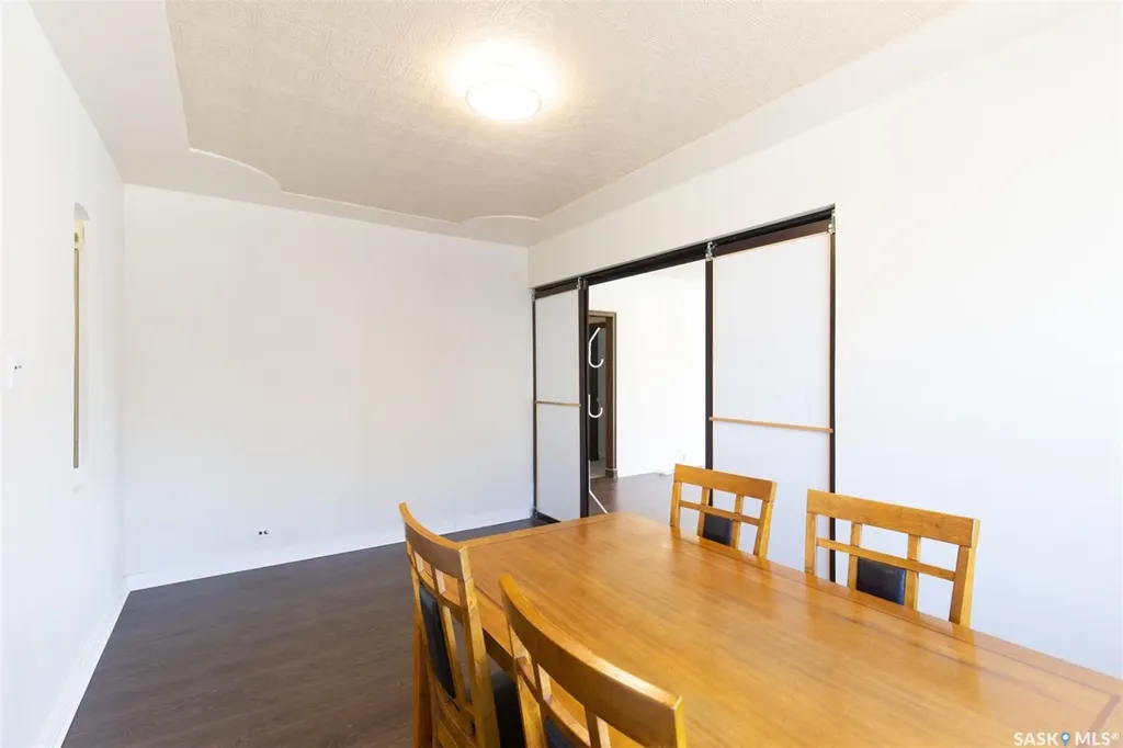 1204 3rd Avenue NW Moose Jaw SK S6H 3V3