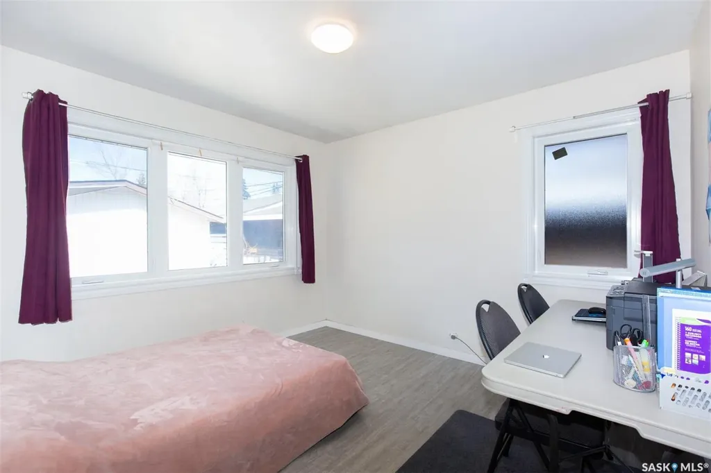 1204 3rd Avenue NW Moose Jaw SK S6H 3V3