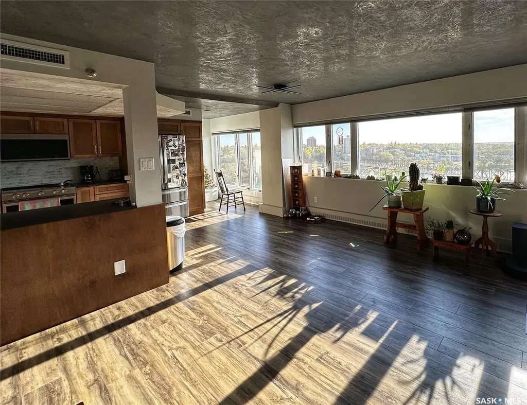 424 Spadina Crescent E Saskatoon SK S7K 6X7