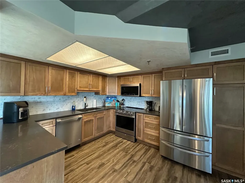 424 Spadina Crescent E Saskatoon SK S7K 6X7