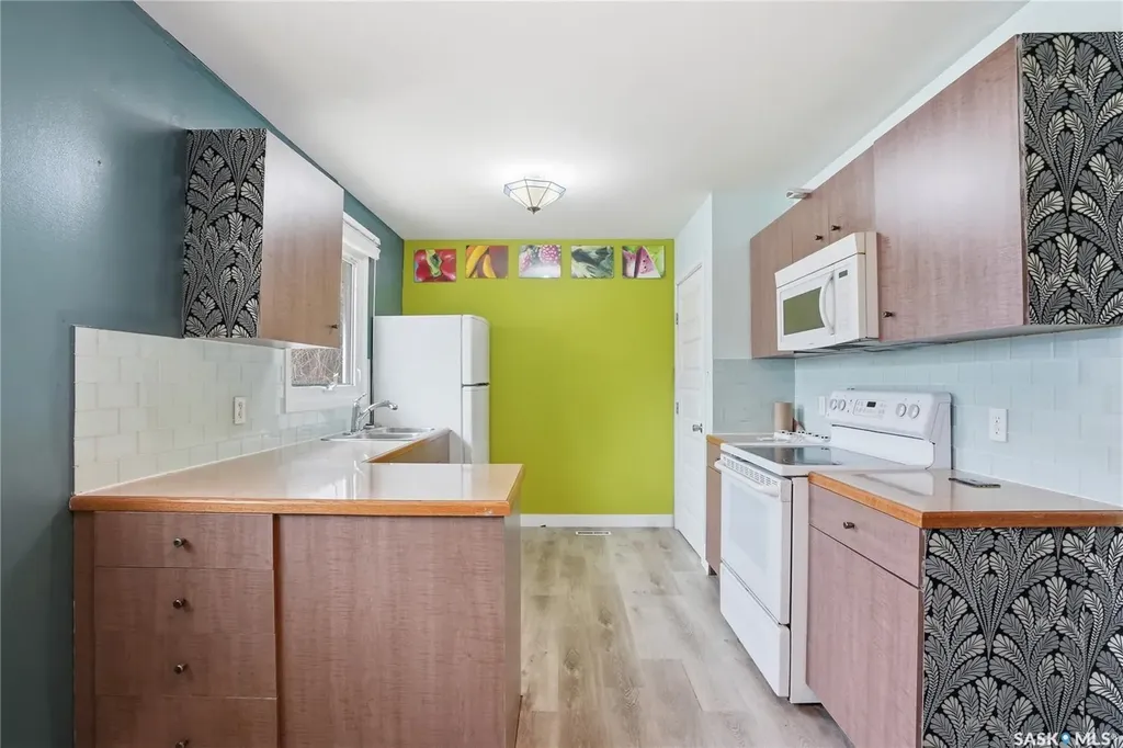 4 Dunning Crescent Saskatoon SK S7J 2S5
