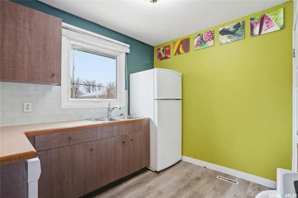 4 Dunning Crescent Saskatoon SK S7J 2S5