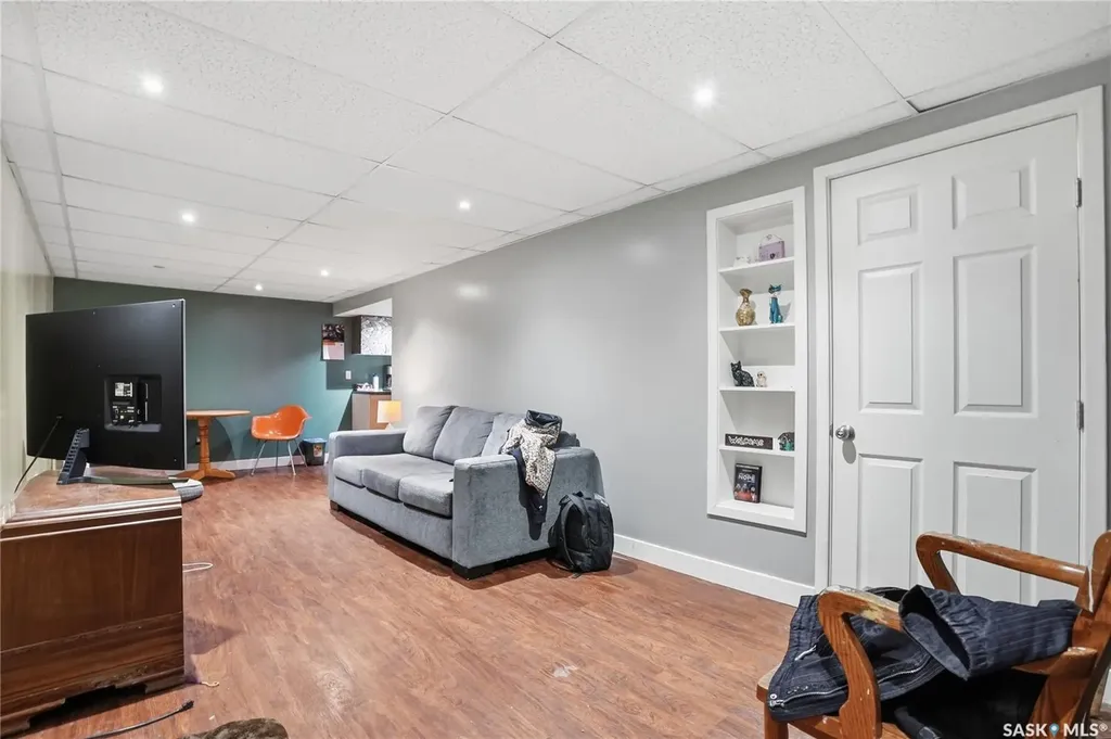 4 Dunning Crescent Saskatoon SK S7J 2S5