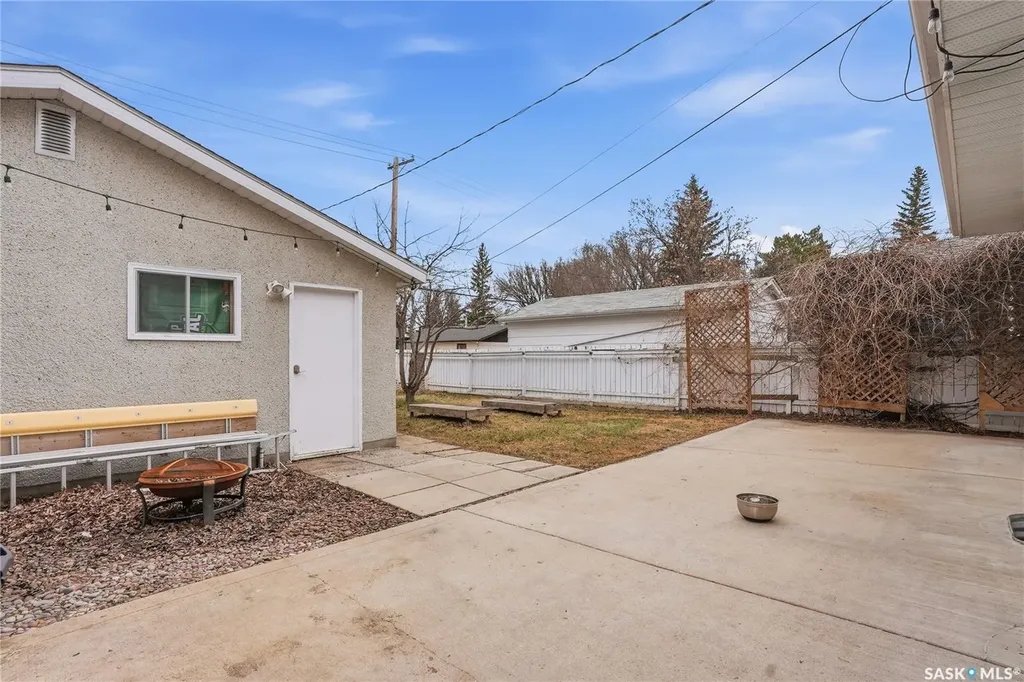 4 Dunning Crescent Saskatoon SK S7J 2S5