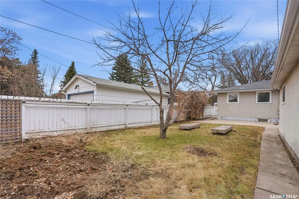 4 Dunning Crescent Saskatoon SK S7J 2S5