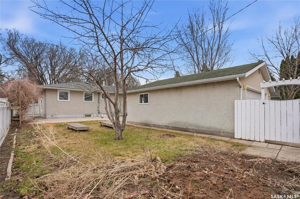 4 Dunning Crescent Saskatoon SK S7J 2S5