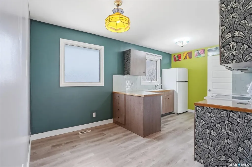 4 Dunning Crescent Saskatoon SK S7J 2S5