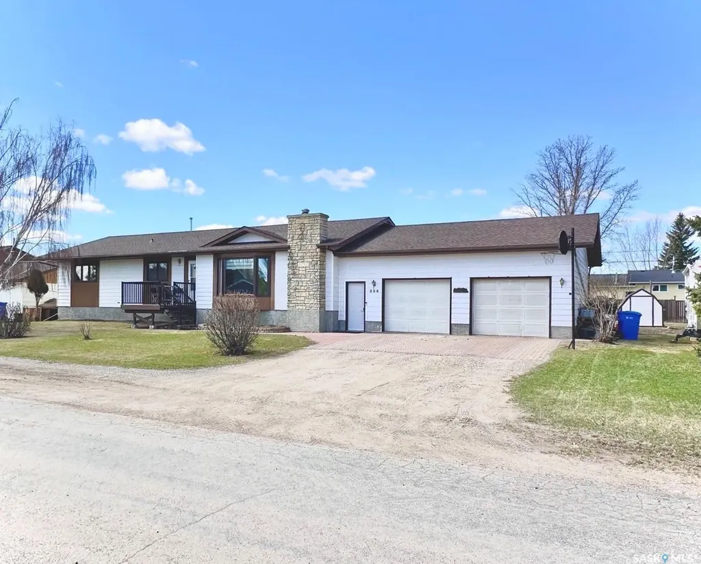 334 Young Street Earl Grey SK S0G 1J0