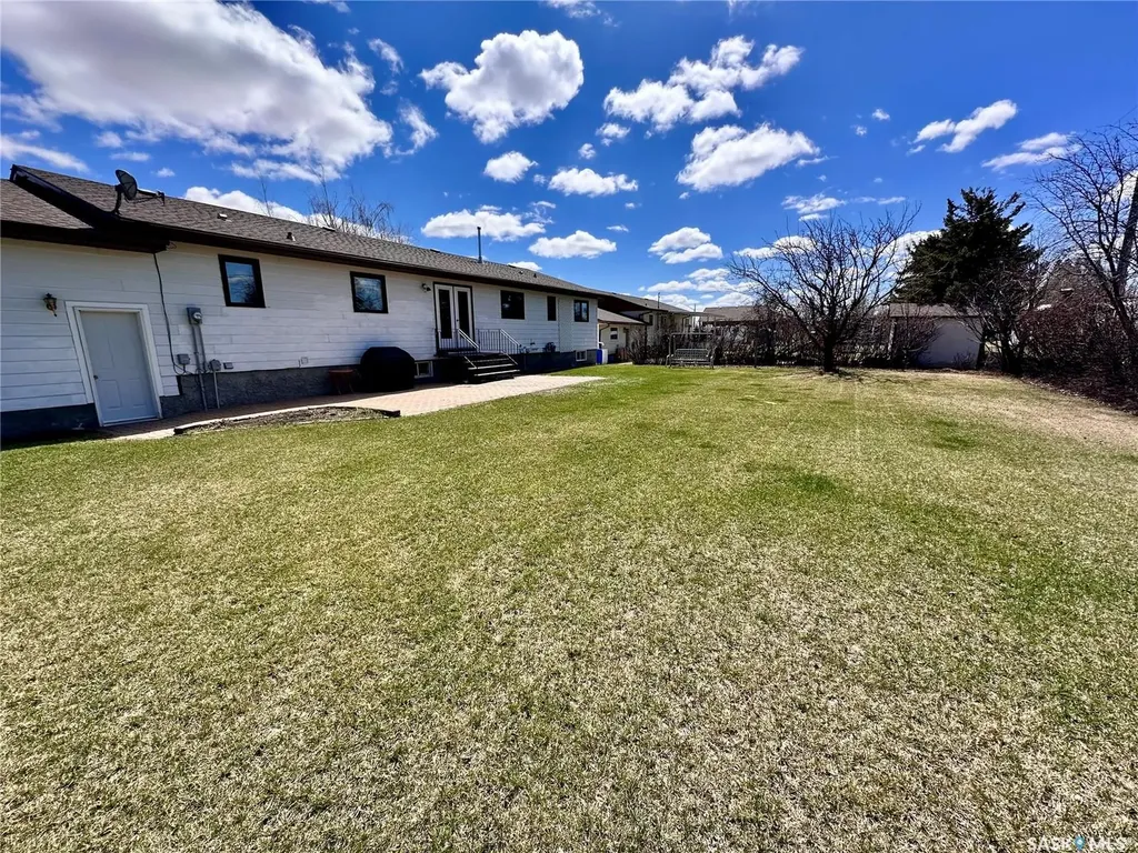 334 Young Street Earl Grey SK S0G 1J0