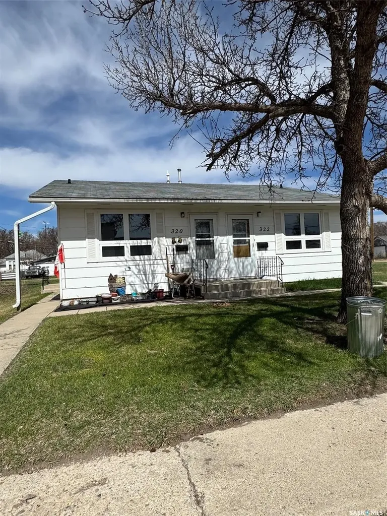 320 & 322 2nd Avenue Semans SK S0A 3S0