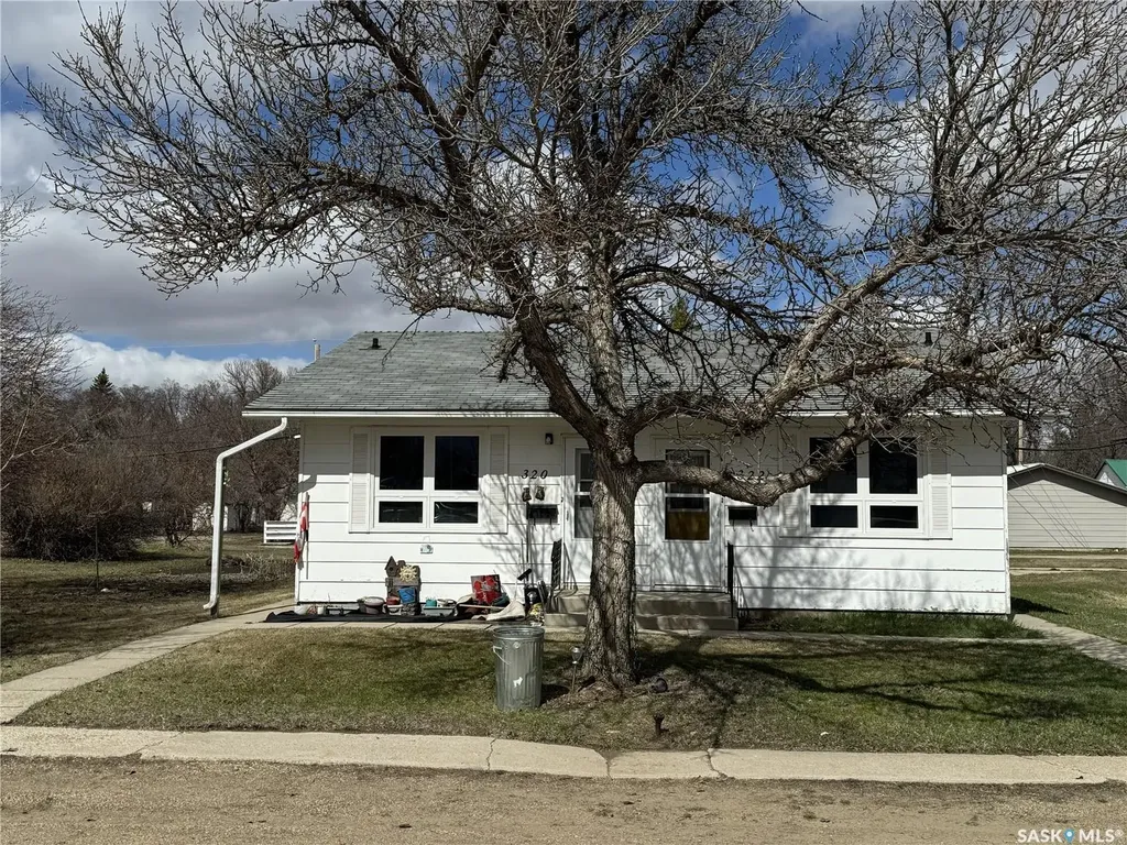 320 & 322 2nd Avenue Semans SK S0A 3S0
