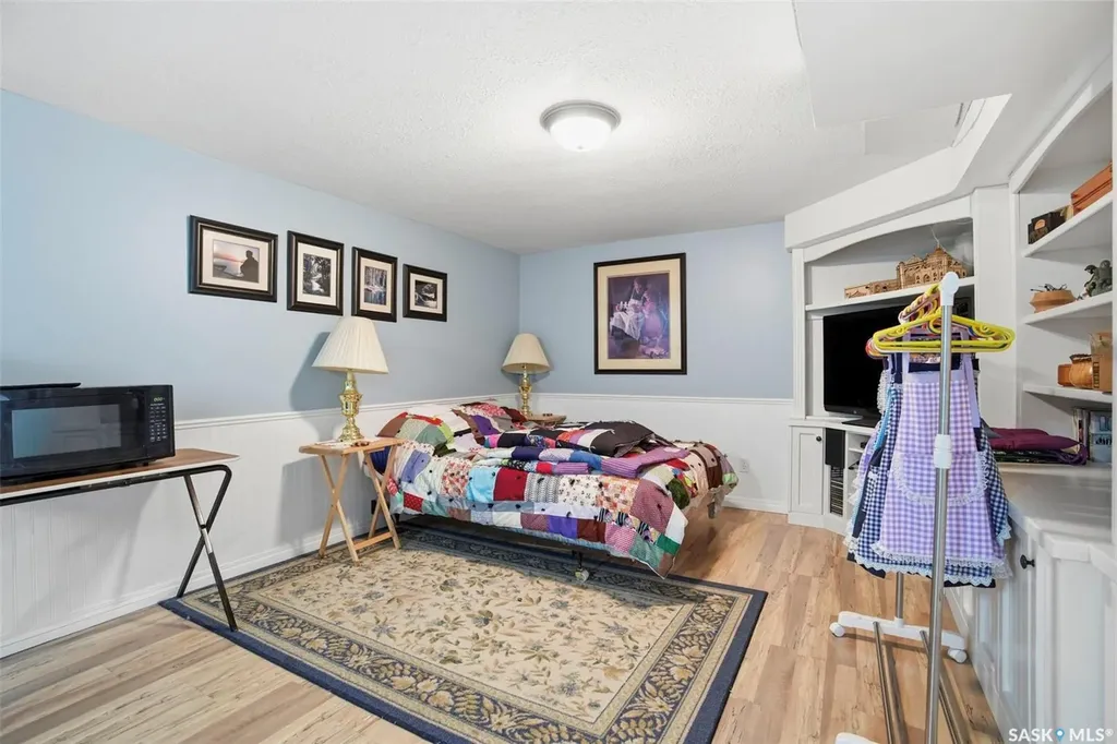 35 Harrison Crescent Saskatoon SK S7J 2K9