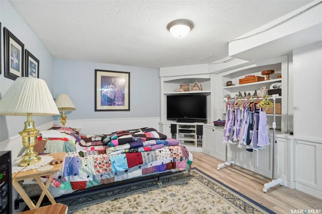 35 Harrison Crescent Saskatoon SK S7J 2K9