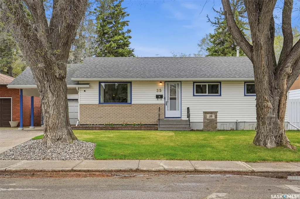 35 Harrison Crescent Saskatoon SK S7J 2K9