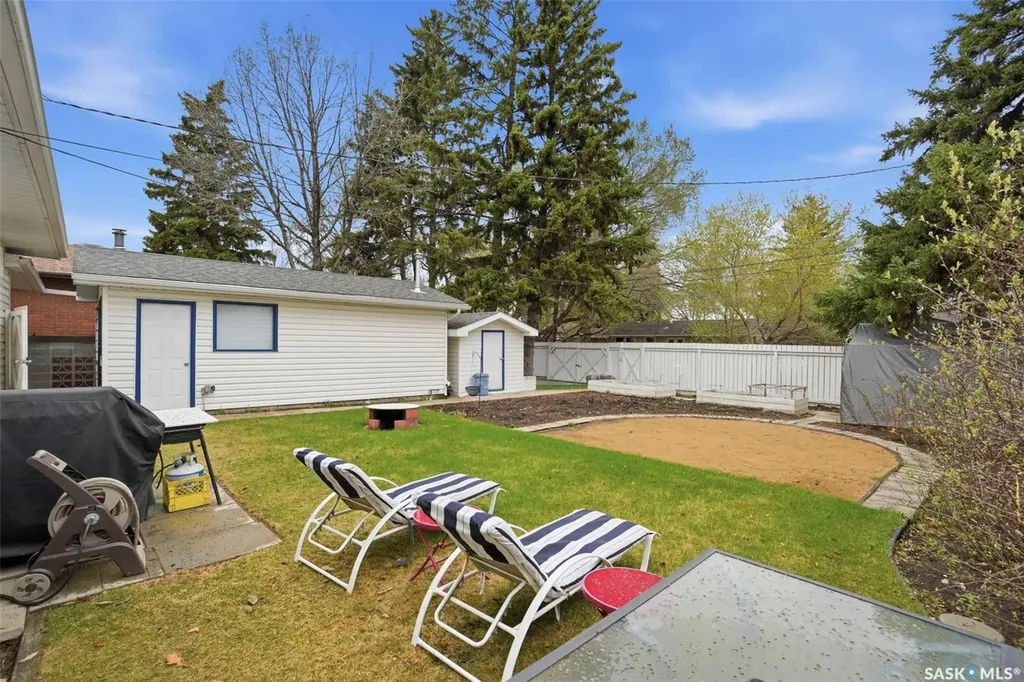 35 Harrison Crescent Saskatoon SK S7J 2K9
