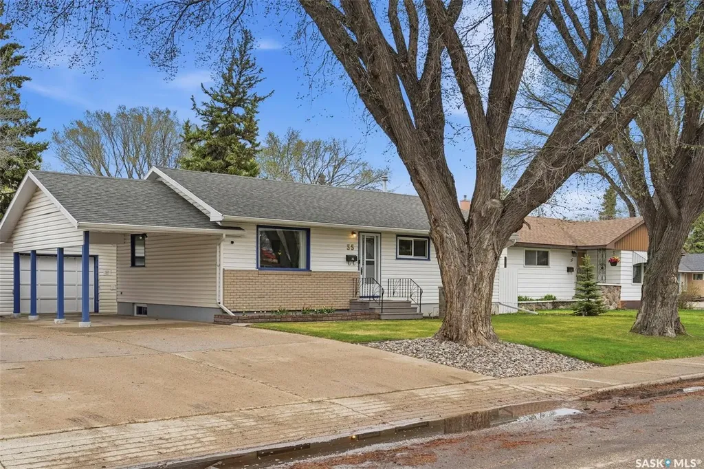 35 Harrison Crescent Saskatoon SK S7J 2K9