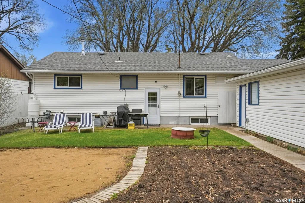 35 Harrison Crescent Saskatoon SK S7J 2K9