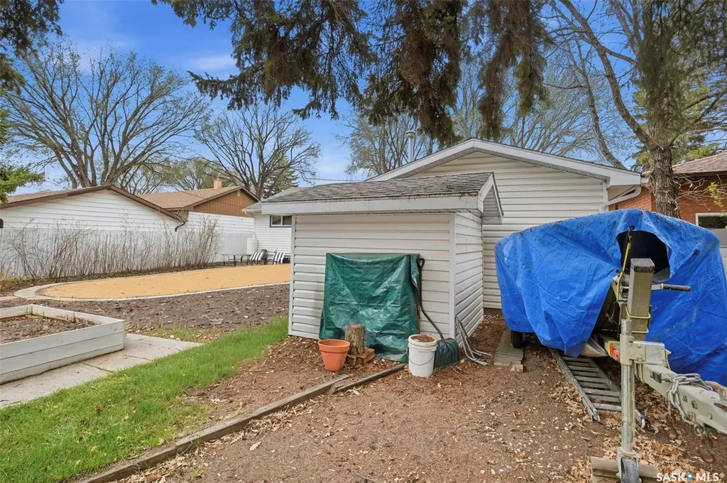 35 Harrison Crescent Saskatoon SK S7J 2K9