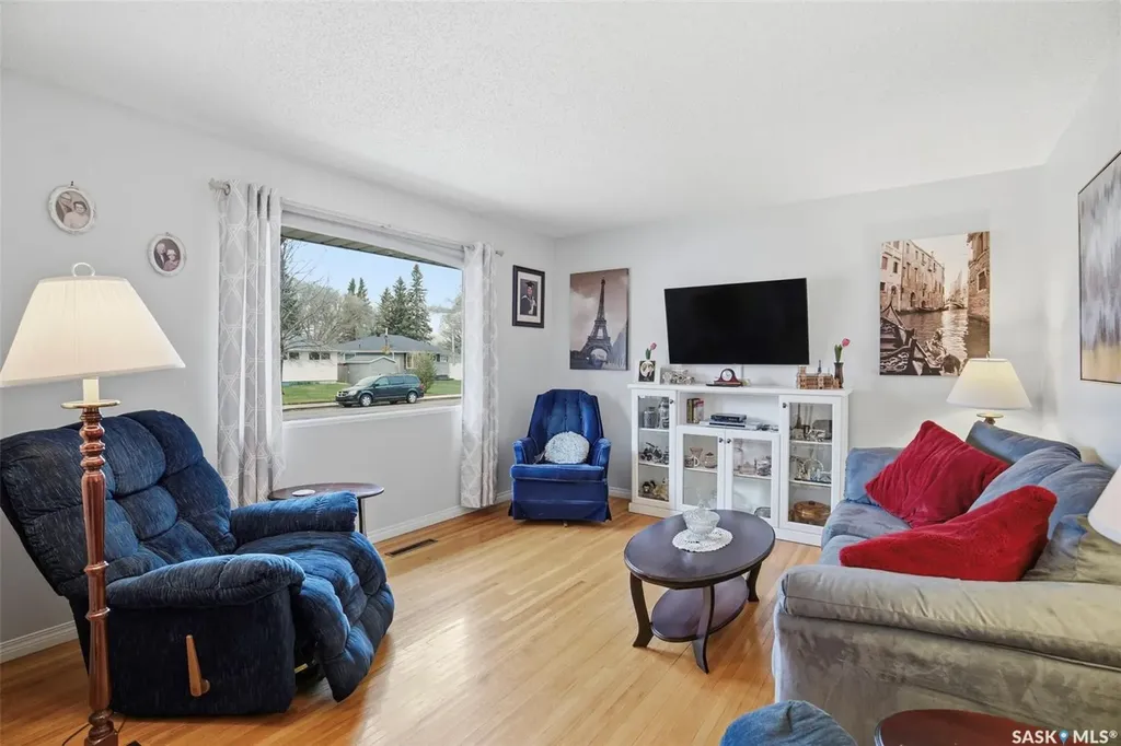 35 Harrison Crescent Saskatoon SK S7J 2K9
