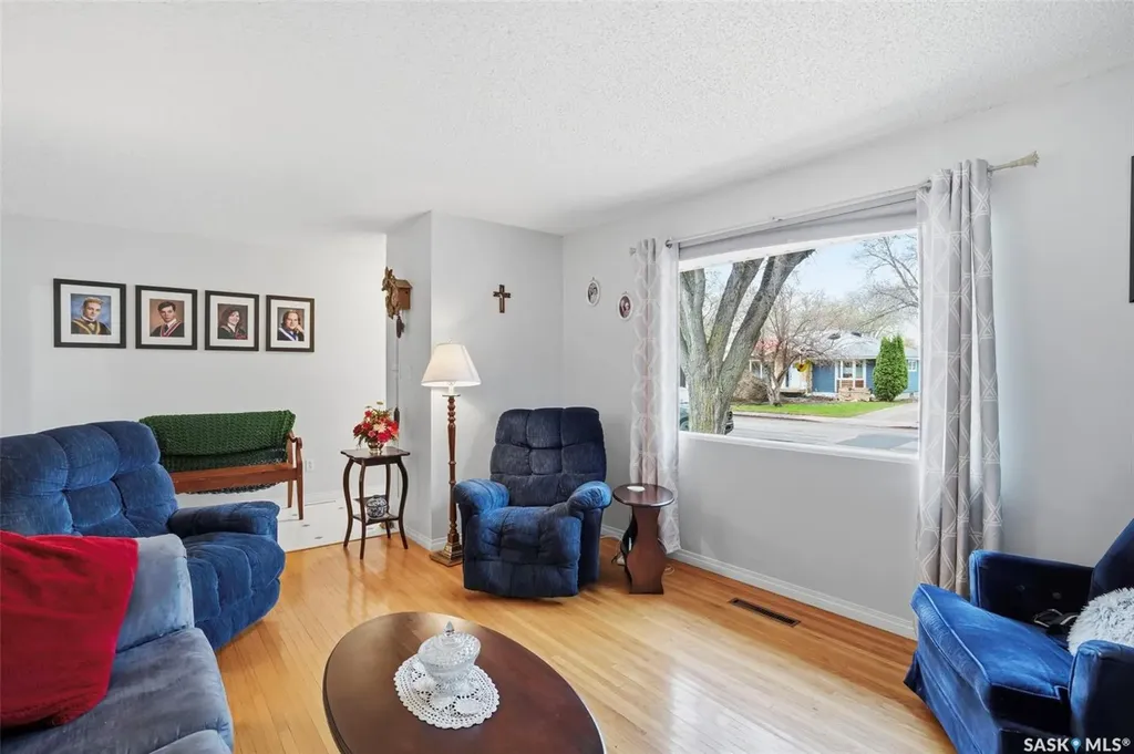 35 Harrison Crescent Saskatoon SK S7J 2K9