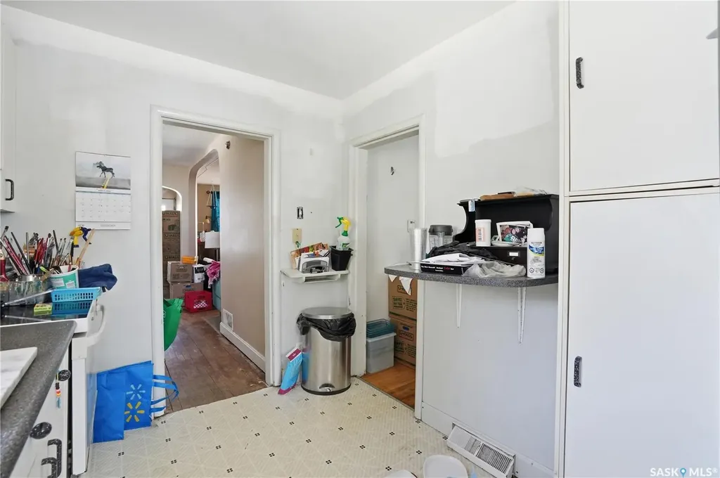 2512 Garnet Street Regina SK S4T 3A4