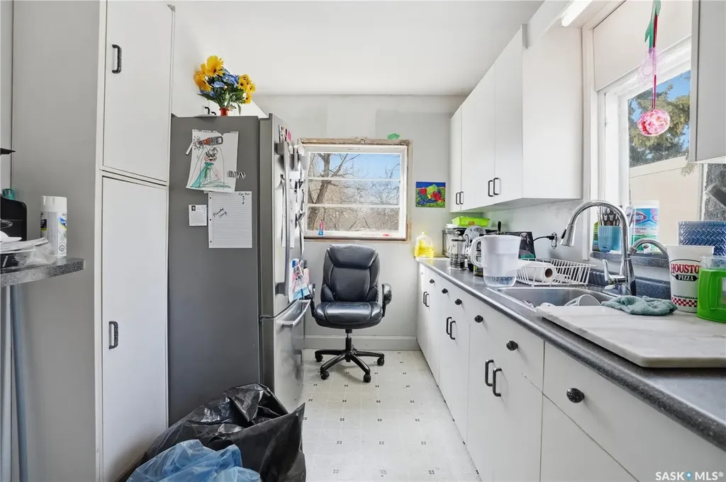 2512 Garnet Street Regina SK S4T 3A4