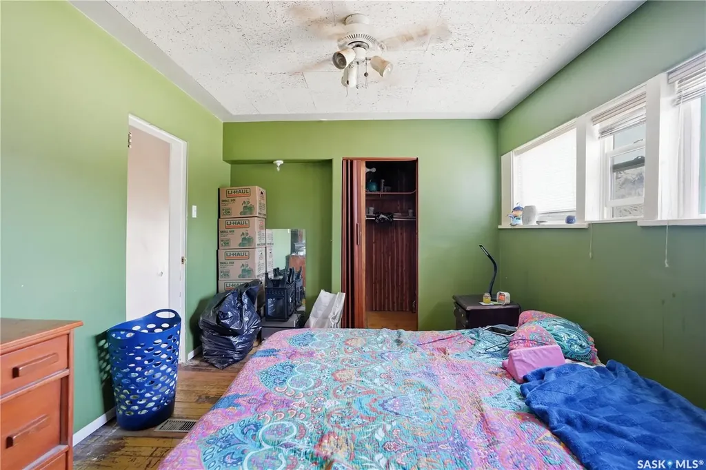 2512 Garnet Street Regina SK S4T 3A4