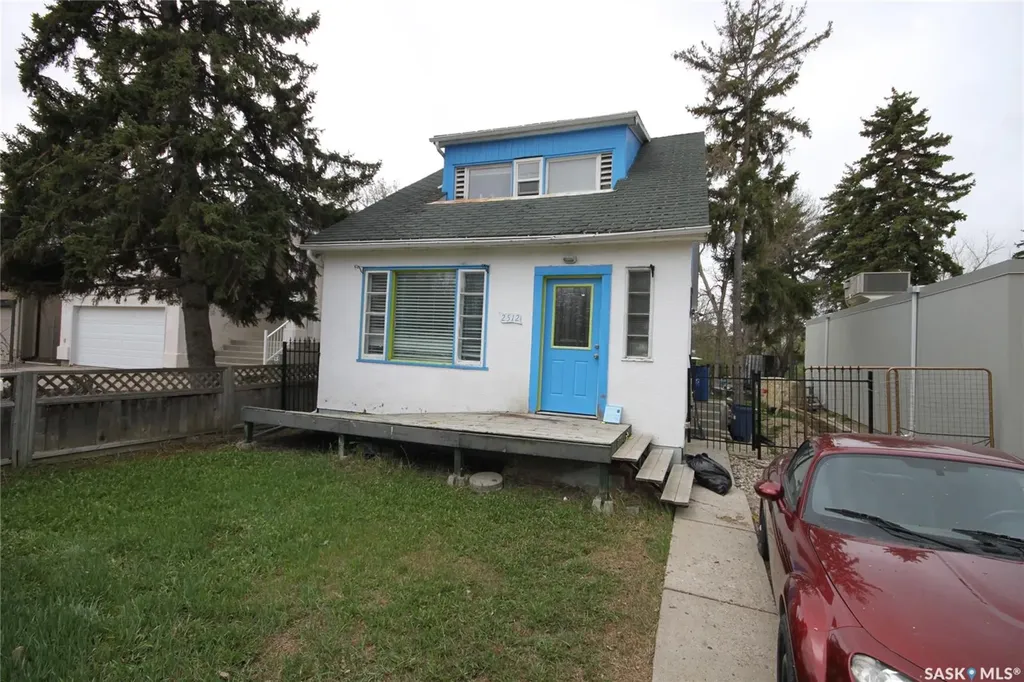 2512 Garnet Street Regina SK S4T 3A4
