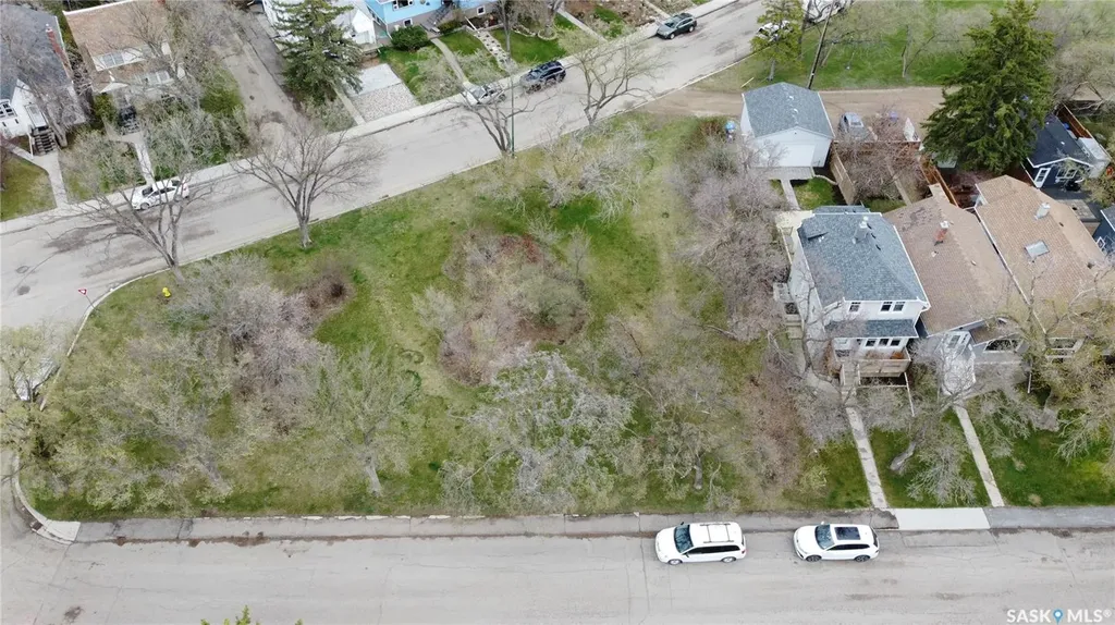 2512 Garnet Street Regina SK S4T 3A4