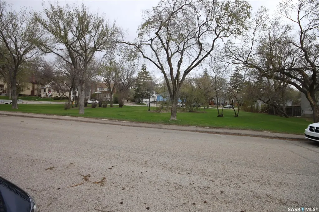 2512 Garnet Street Regina SK S4T 3A4