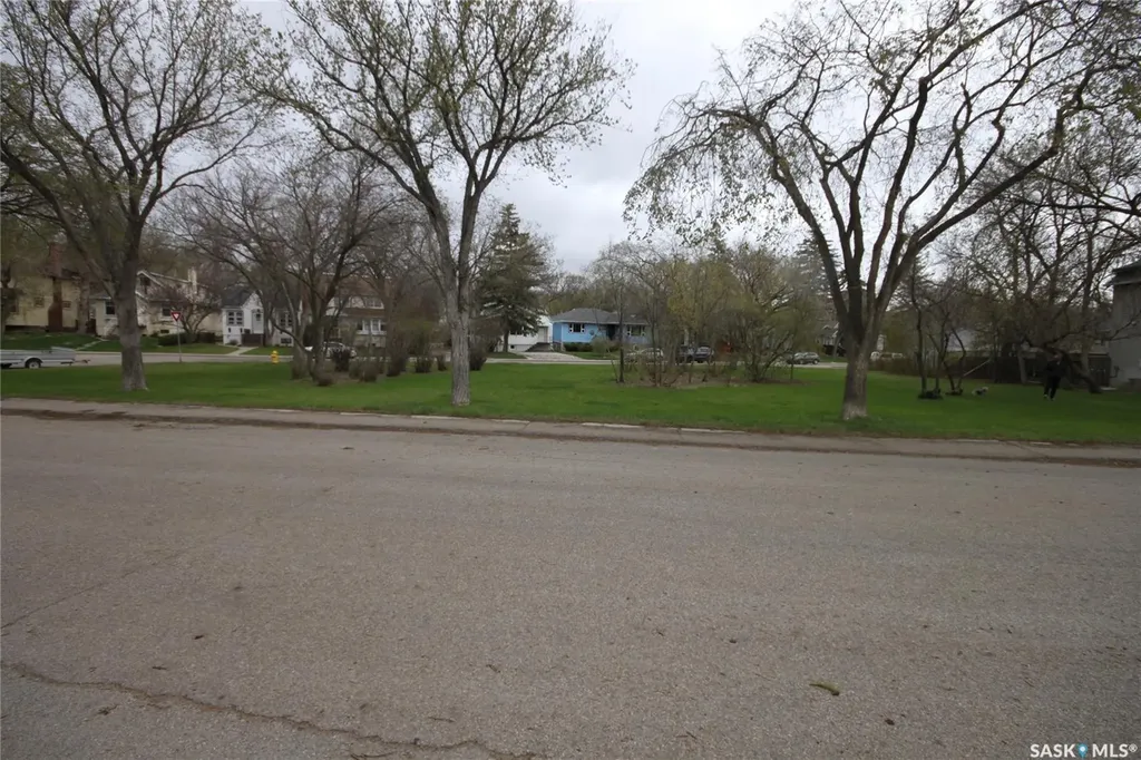 2512 Garnet Street Regina SK S4T 3A4