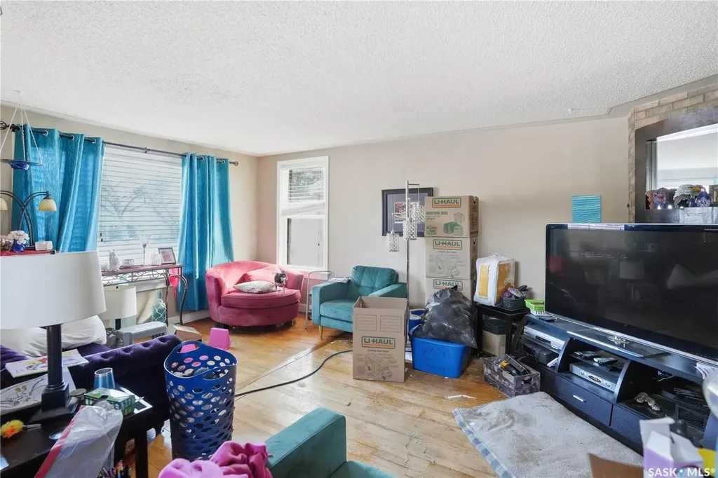 2512 Garnet Street Regina SK S4T 3A4